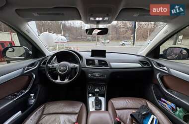 Внедорожник / Кроссовер Audi Q3 2015 в 
