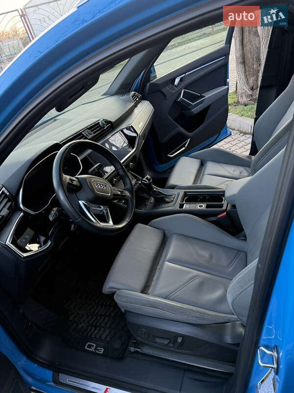 Внедорожник / Кроссовер Audi Q3 2019 в Одессе