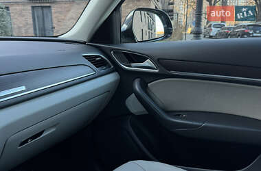 Внедорожник / Кроссовер Audi Q3 2012 в 