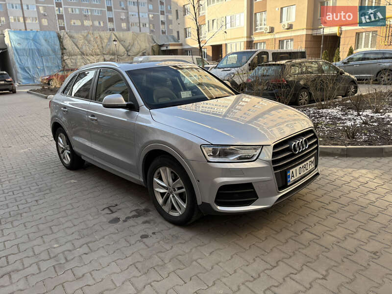 Внедорожник / Кроссовер Audi Q3 2017 в Киеве