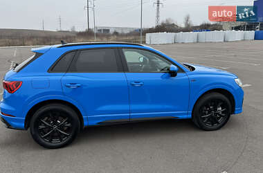 Внедорожник / Кроссовер Audi Q3 2023 в 