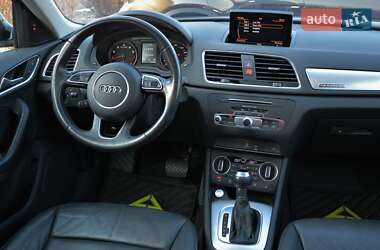 Внедорожник / Кроссовер Audi Q3 2015 в Киеве