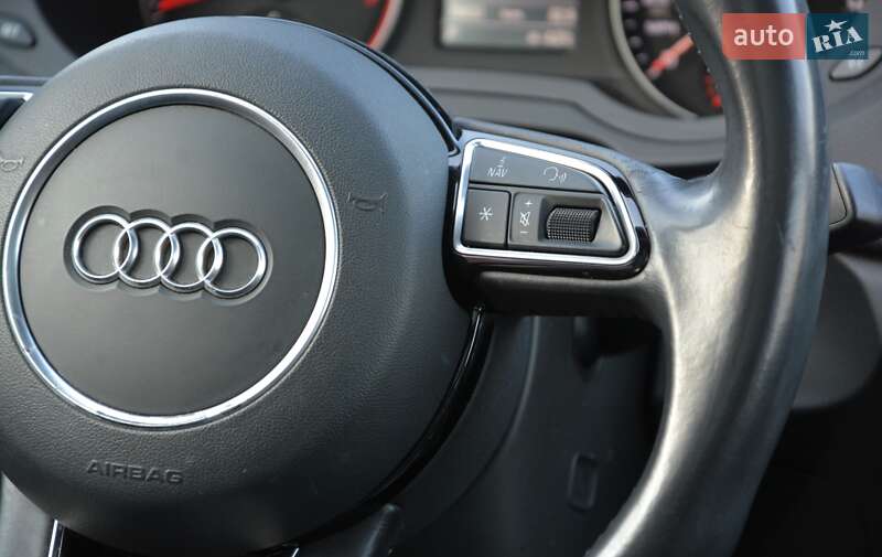 Внедорожник / Кроссовер Audi Q3 2015 в Киеве