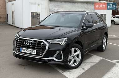 Внедорожник / Кроссовер Audi Q3 2021 в Киеве