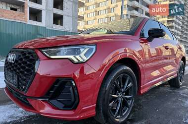 Позашляховик / Кросовер Audi Q3 2022 в Києві