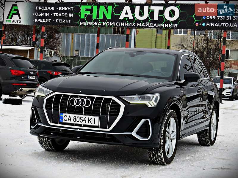 Внедорожник / Кроссовер Audi Q3 2022 в 
