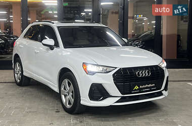 Внедорожник / Кроссовер Audi Q3 2019 в 