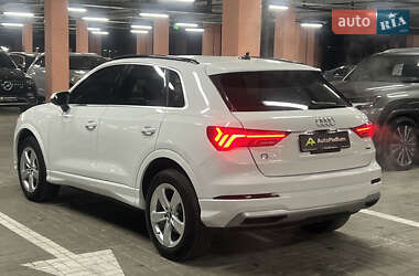 Внедорожник / Кроссовер Audi Q3 2019 в 