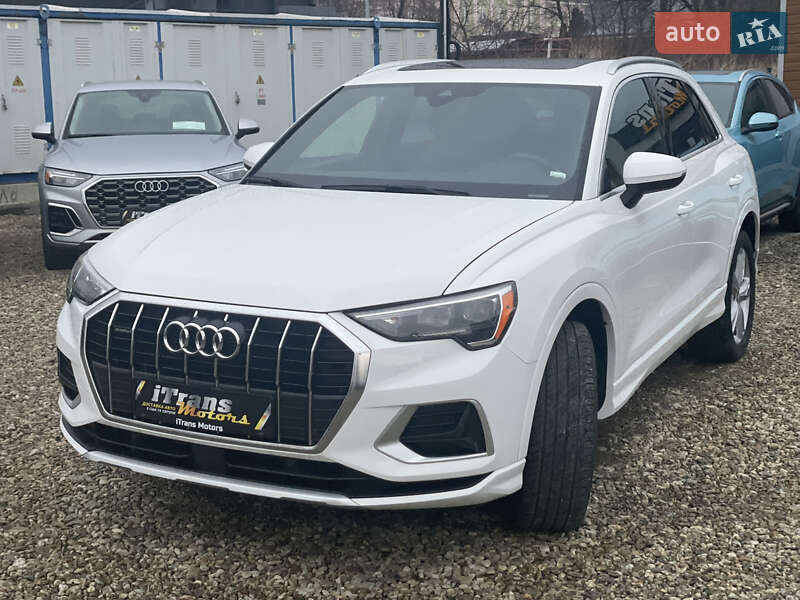 Внедорожник / Кроссовер Audi Q3 2021 в Стрые