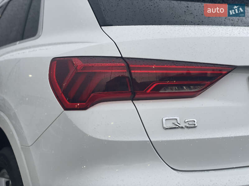 Внедорожник / Кроссовер Audi Q3 2021 в Стрые