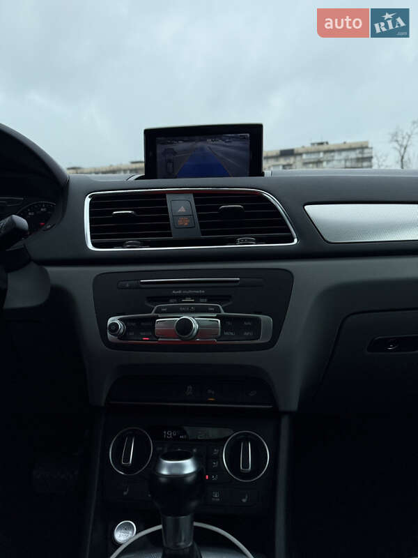 Внедорожник / Кроссовер Audi Q3 2016 в Киеве