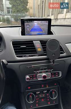 Внедорожник / Кроссовер Audi Q3 2015 в 