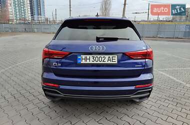 Внедорожник / Кроссовер Audi Q3 2024 в 
