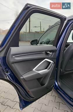 Внедорожник / Кроссовер Audi Q3 2024 в 