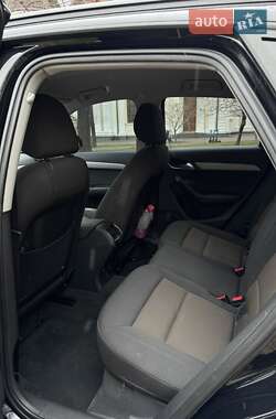 Внедорожник / Кроссовер Audi Q3 2013 в 