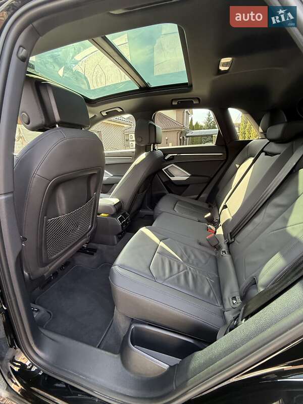 Позашляховик / Кросовер Audi Q3 2021 в Києві
