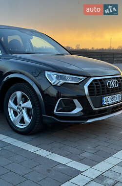 Позашляховик / Кросовер Audi Q3 2019 в 