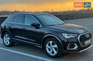 Позашляховик / Кросовер Audi Q3 2019 в 