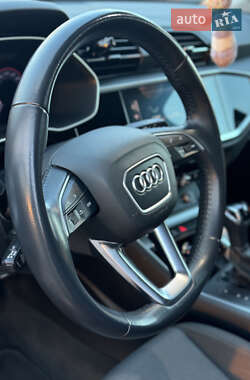 Позашляховик / Кросовер Audi Q3 2019 в 
