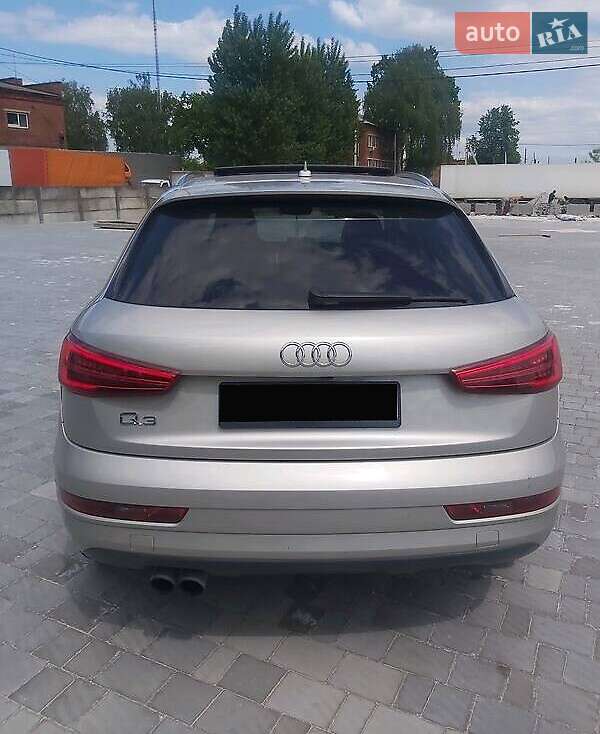 Позашляховик / Кросовер Audi Q3 2015 в Києві