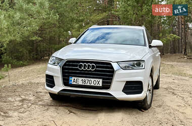 Внедорожник / Кроссовер Audi Q3 2015 в 