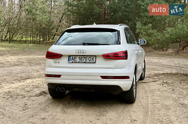 Внедорожник / Кроссовер Audi Q3 2015 в 