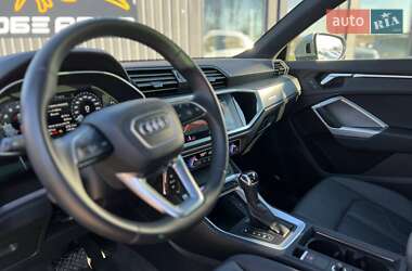 Внедорожник / Кроссовер Audi Q3 2022 в 