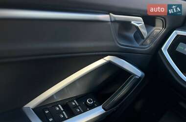 Внедорожник / Кроссовер Audi Q3 2022 в 