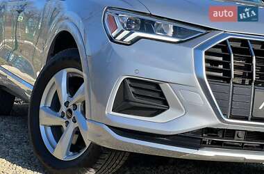 Внедорожник / Кроссовер Audi Q3 2022 в 