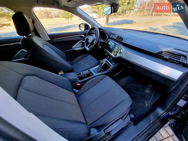 Внедорожник / Кроссовер Audi Q3 2021 в Трускавце