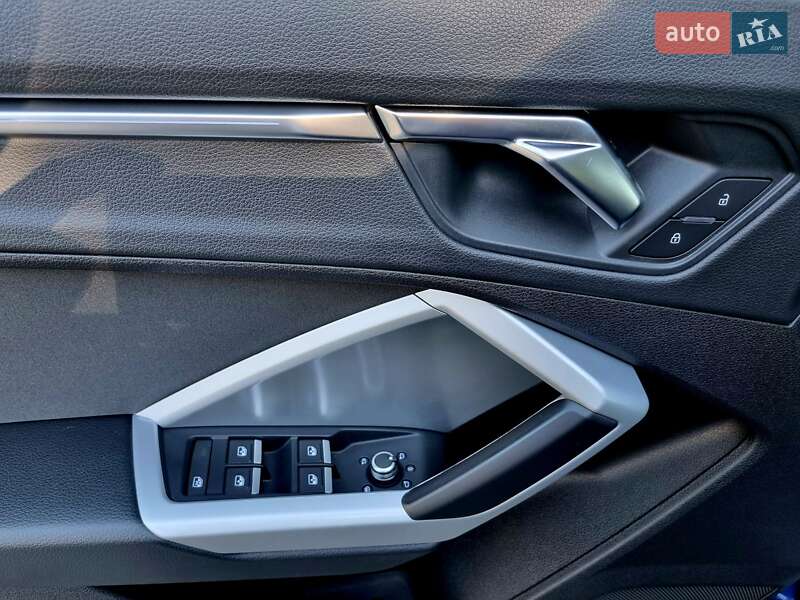 Внедорожник / Кроссовер Audi Q3 2021 в Трускавце