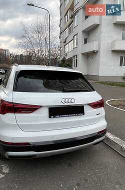 Внедорожник / Кроссовер Audi Q3 2021 в 