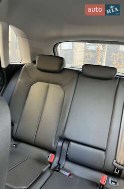 Внедорожник / Кроссовер Audi Q3 2021 в 