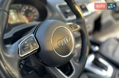 Внедорожник / Кроссовер Audi Q3 2015 в 