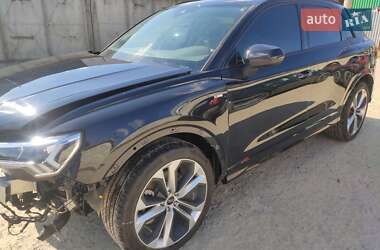 Внедорожник / Кроссовер Audi Q3 2022 в 