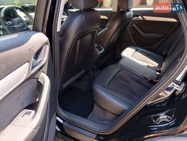 Внедорожник / Кроссовер Audi Q3 2015 в Ужгороде