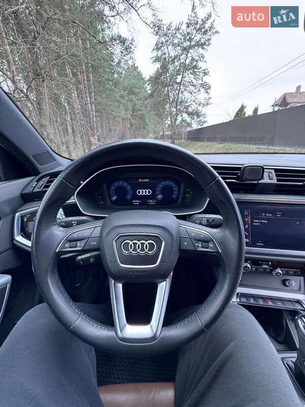 Внедорожник / Кроссовер Audi Q3 2019 в Киеве