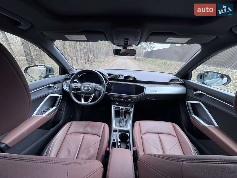 Внедорожник / Кроссовер Audi Q3 2019 в Киеве
