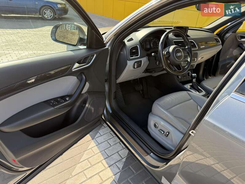 Внедорожник / Кроссовер Audi Q3 2016 в Ровно
