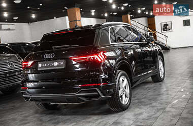 Внедорожник / Кроссовер Audi Q3 2019 в 