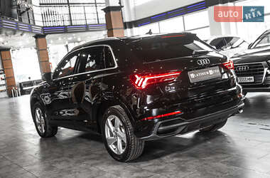 Внедорожник / Кроссовер Audi Q3 2019 в 