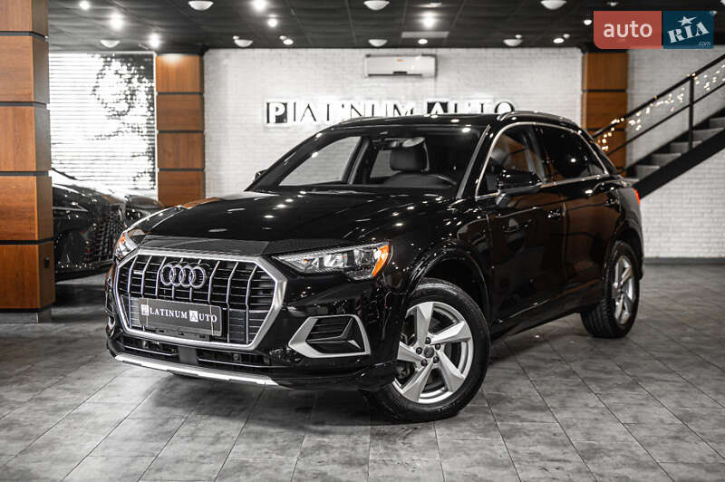 Внедорожник / Кроссовер Audi Q3 2019 в 