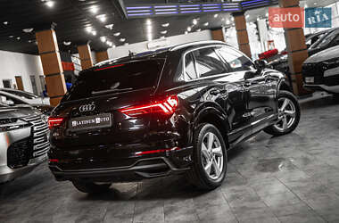 Внедорожник / Кроссовер Audi Q3 2019 в 