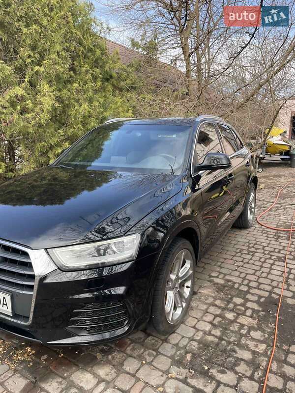 Внедорожник / Кроссовер Audi Q3 2015 в Днепре