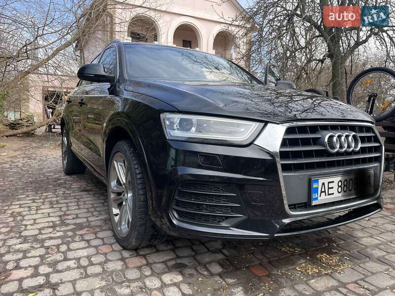 Внедорожник / Кроссовер Audi Q3 2015 в Днепре
