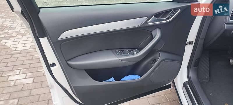 Внедорожник / Кроссовер Audi Q3 2017 в Каменец-Подольском