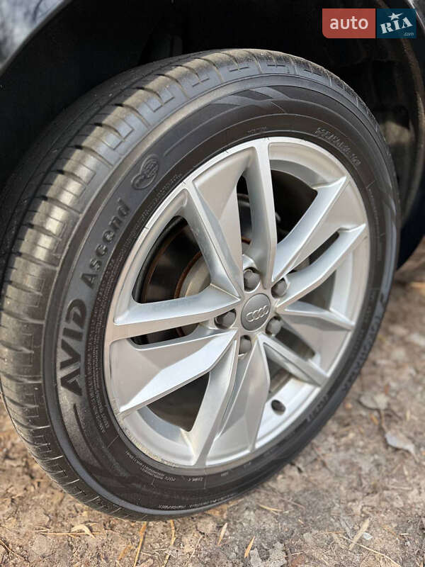 Позашляховик / Кросовер Audi Q3 2015 в Києві