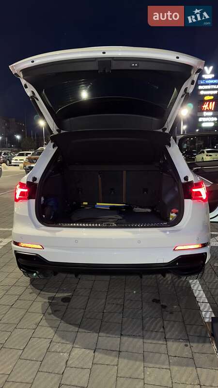 Внедорожник / Кроссовер Audi Q3 2020 в Львове