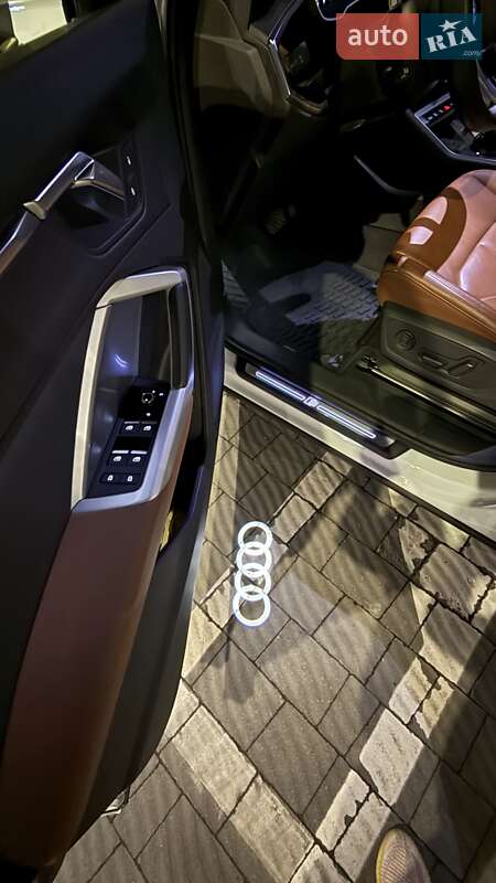 Внедорожник / Кроссовер Audi Q3 2020 в Львове