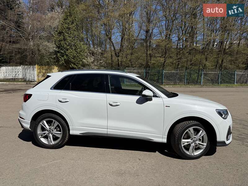 Внедорожник / Кроссовер Audi Q3 2020 в Львове